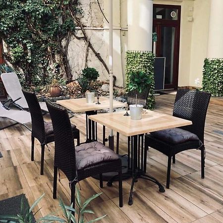 Atrium Panzio Hotel Esztergom Exterior photo