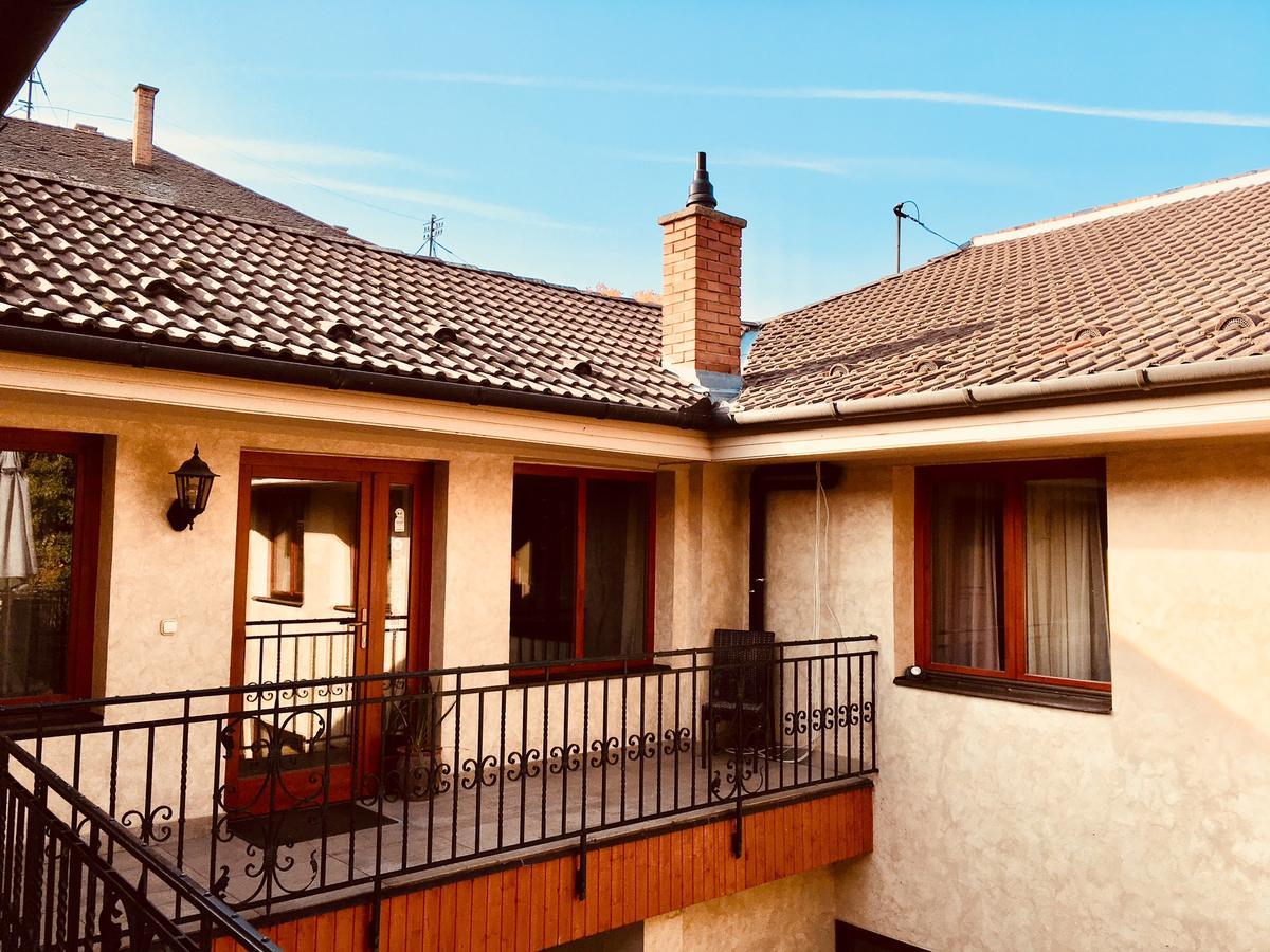 Atrium Panzio Hotel Esztergom Exterior photo